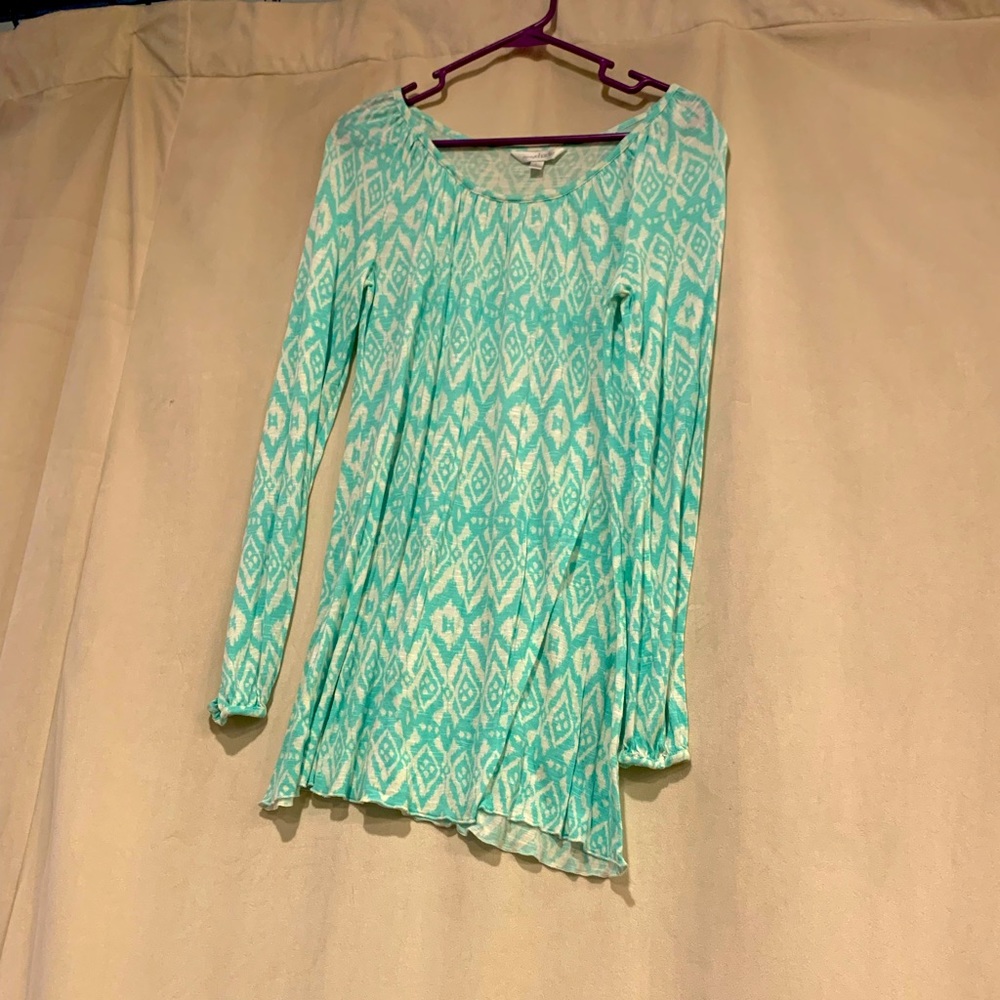 CHARMING CHARLIE Long Sleeve Swimsuit Cover up. Size L.